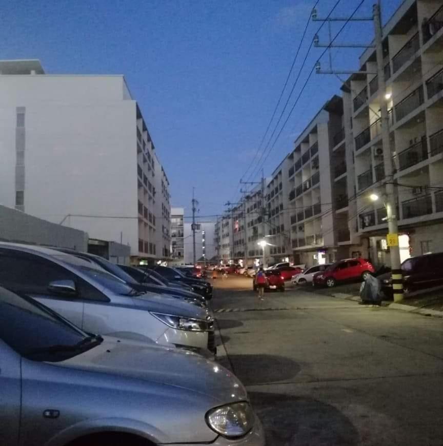 Ekonumi Rooms At Moonwalk Paranaque Paranaque City Luaran gambar